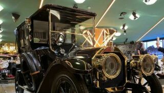 Imagem principal do artigo Museu com 500 automóveis que visitam o passado, é atração em Campos do Jordão